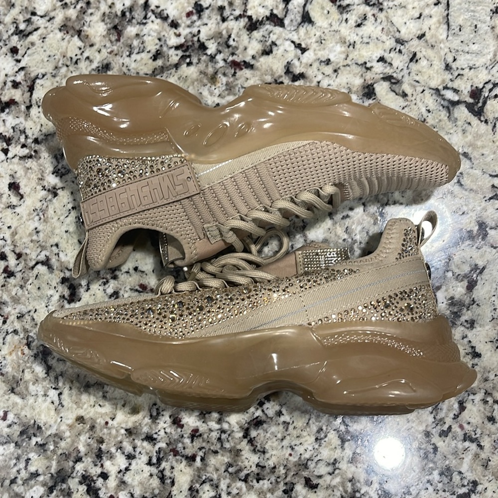 Steve Madden Maxima Sneakers Gold + Rhinestones Brand New Size 6M - Picture 4 of 7